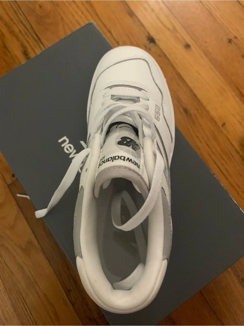 Never worn !!! New Balance woman  550 White and Grey Low-Top Sneakers
